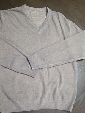 Scott Barber Men's V-Neck Sweater in Heather Light Brown Size Large Lambs wool